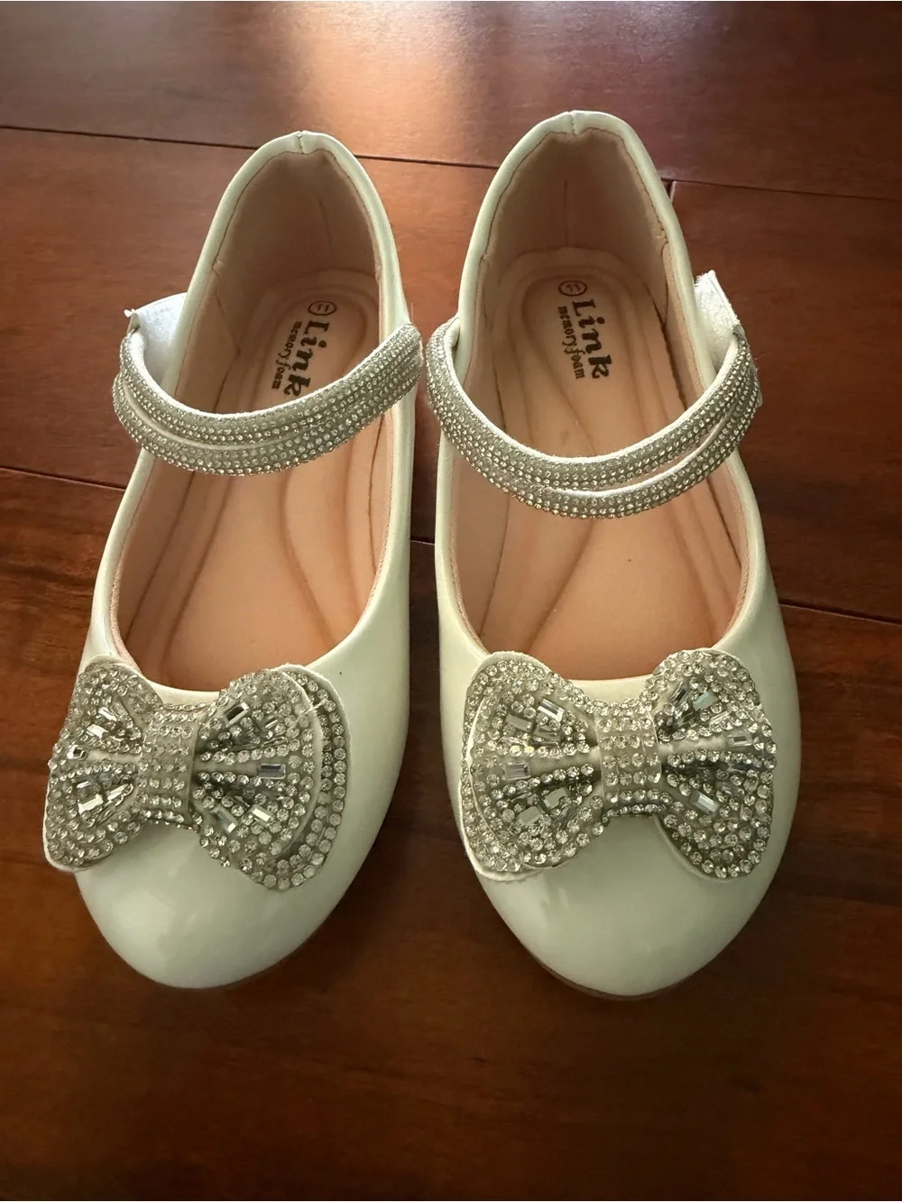 Link Ivory Dress Mary Jane Shoes with Rhinestone Bow Size 11